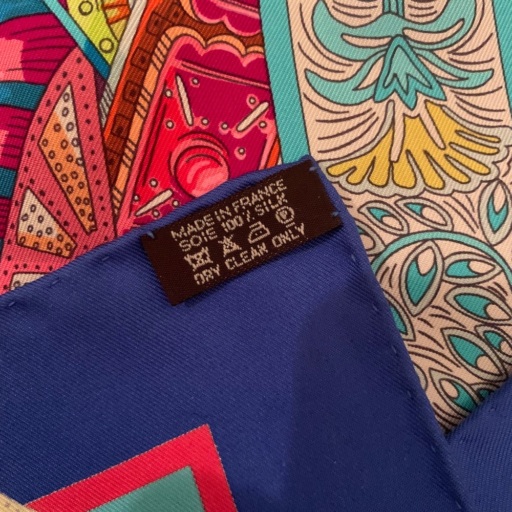 Hermes silk scarf - Picture 3 of 3